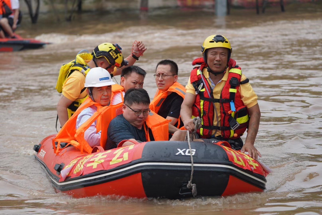 阿里巴巴资助杭州公羊救援队参与现场救援.JPG